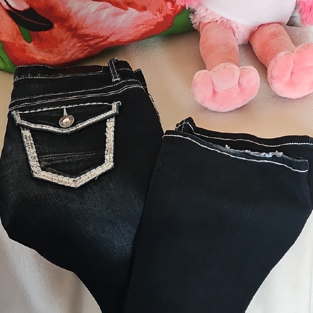 DayTrip Stylish Women's Embellished Jeans
